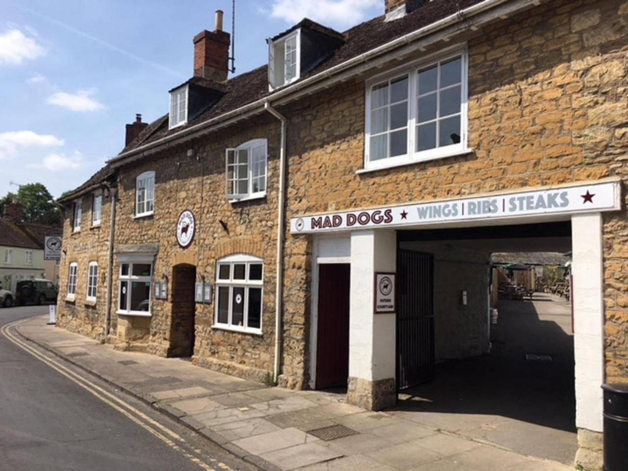 The Britannia Inn Sherborne  Zewnętrze zdjęcie